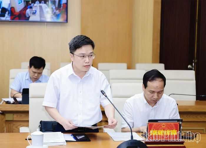 Đại diện lãnh đạo Sở Nông nghiệp và Môi trường báo cáo tiến độ thực hiện dự án.