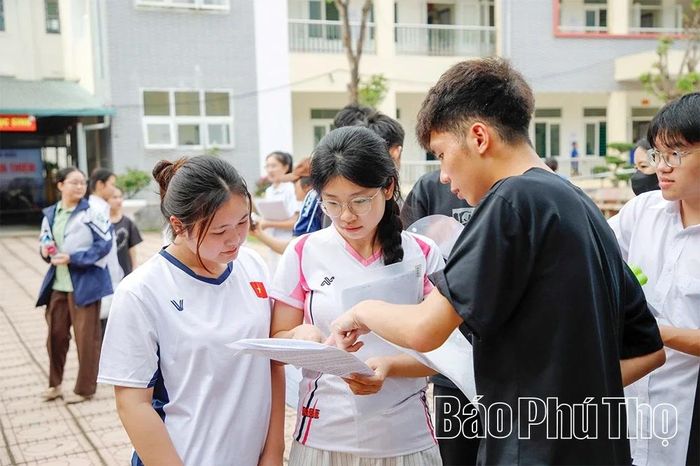 Theo ghi nhận, nhiều thí sinh đánh giá đề thi môn Toán trong Kỳ thi tốt nghiệp THPT năm nay có tính phân hóa nhưng vẫn phù hợp với năng lực của đa phần các thí sinh.