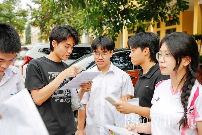 Nhiều thí sinh phấn khởi và kỳ vọng vào kết quả tốt sau khi hoàn thành bài thi.