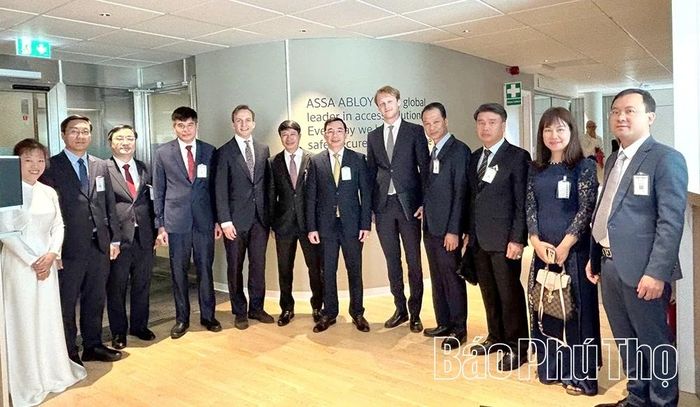 Đoàn công tác tỉnh Phú Thọ thăm và làm việc với Tập đoàn ASSA ABLOY Asia Holding AB.