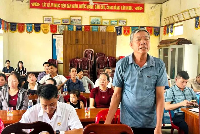 Đại diện các hộ dân trao đổi ý kiến - Ảnh: P.V