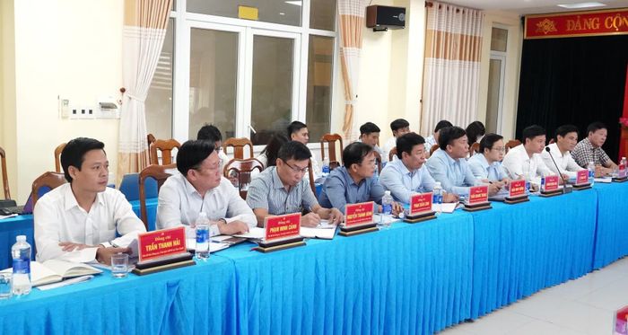 Các đại biểu tham dự buổi làm việc - Ảnh: Q.V