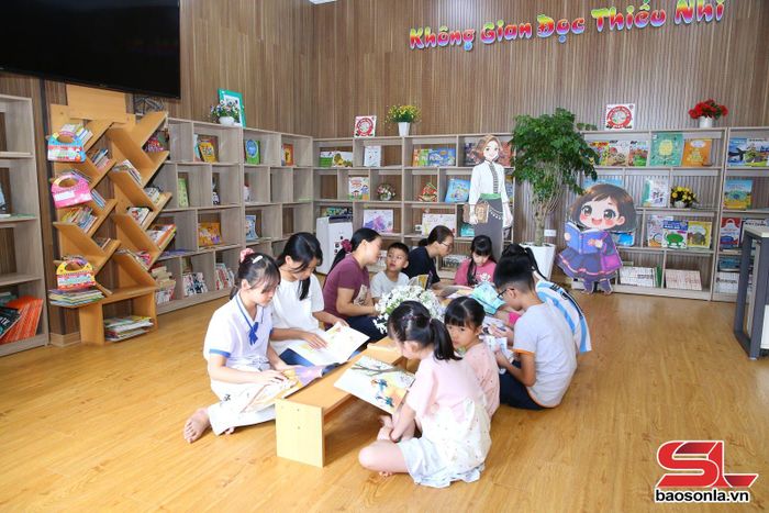Không gian đọc thiếu nhi tại Phòng Thư viện.