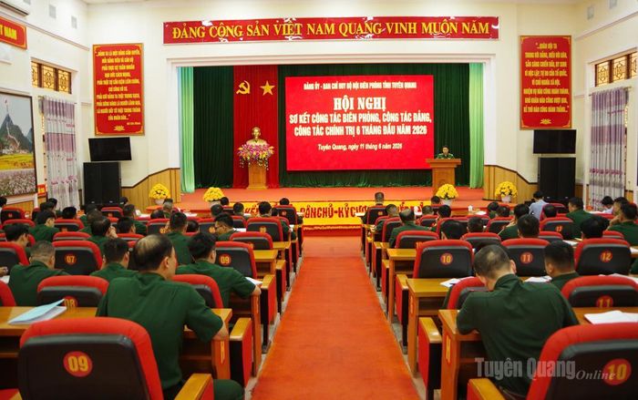 Các đại biểu tham dự hội nghị.