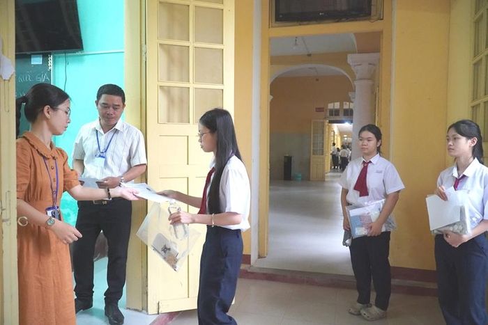 Buổi thi đầu tiên không ghi nhận trường hợp vi phạm quy chế thi