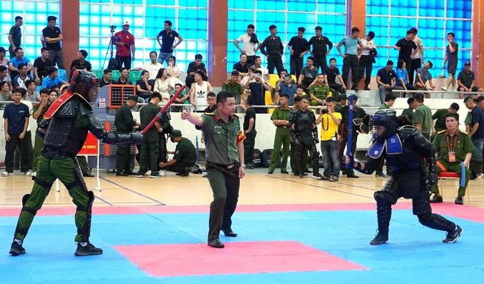 Võ gậy là một trong những nội dung thi đấu mới, hấp dẫn tại hội thao năm nay 