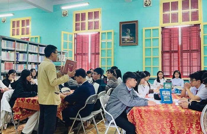 Những tiết học sử ở thư viện tại Trường THPT Hai Bà Trưng