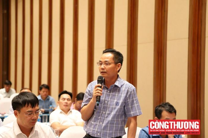 Ông Hoàng Xuân Phong - Giám đốc Trung tâm Khuyến công và Tiết kiệm năng lượng tỉnh Thanh Hóa phát biểu tại hội thảo
