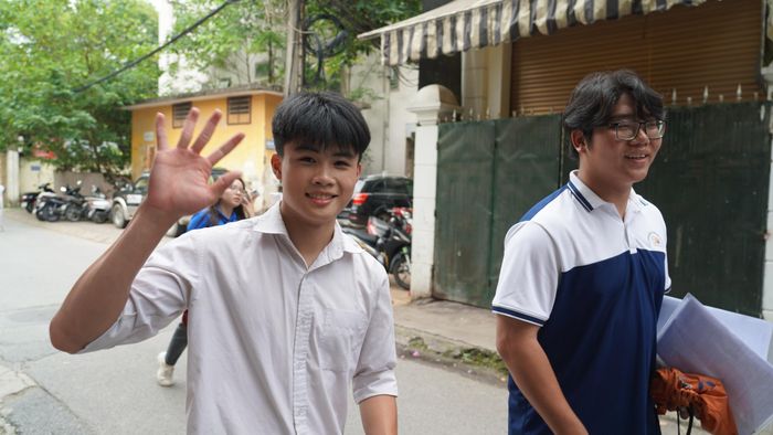 Bạn Cao Thái Sơn nhận định đề văn năm nay dễ hơn so với đề năm ngoái và dự đoán mình sẽ được khoảng 6,5 điểm.