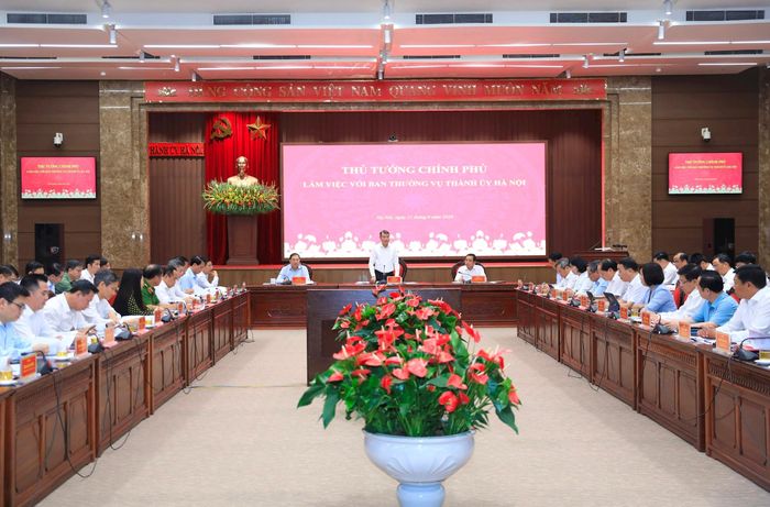 Quang cảnh buổi làm việc. Ảnh: Quang Thái.