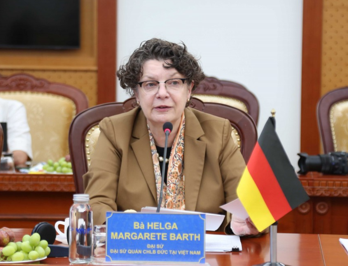 Đại sứ Đặc mệnh toàn quyền Cộng hòa Liên bang Đức tại Việt Nam Helga Margarete Barth phát biểu. Ảnh: Đức Minh