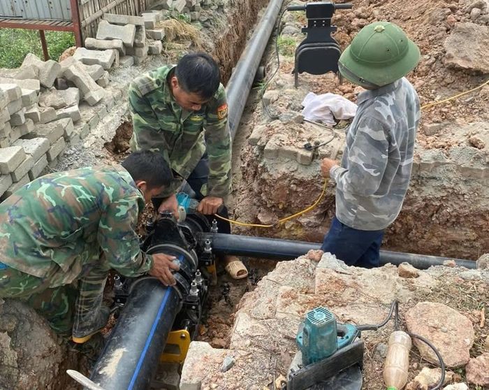  UBND tỉnh Phú Thọ yêu cầu các đơn vị liên quan tháo gỡ khó khăn, đẩy nhanh tiến độ thực hiện các dự án cấp nước sạch triển khai trên địa bàn tỉnh. Ảnh minh họa: Sỹ Hào 