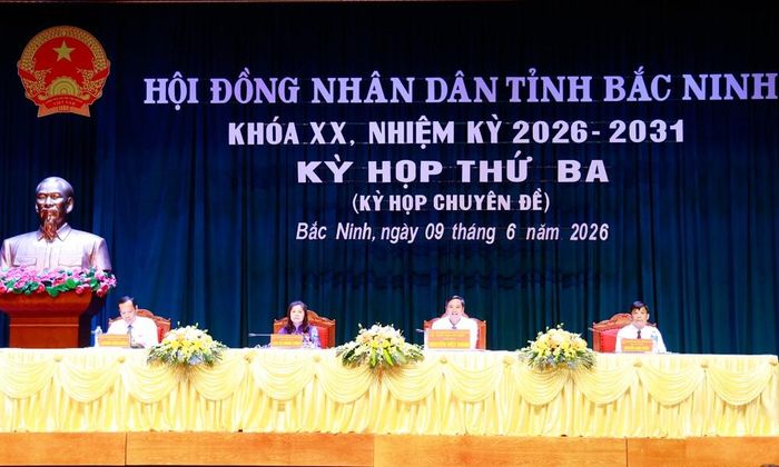 Chủ tọa điều hành kỳ họp thứ Ba, HĐND tỉnh Bắc Ninh khóa XX.