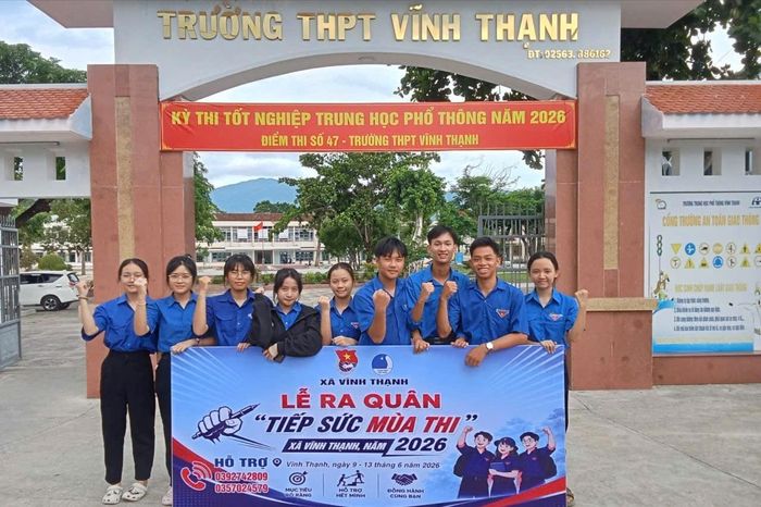 Các đội hình “Tiếp sức mùa thi” sẵn sàng đồng hành, hỗ trợ thí sinh tại các điểm thi trên địa bàn tỉnh