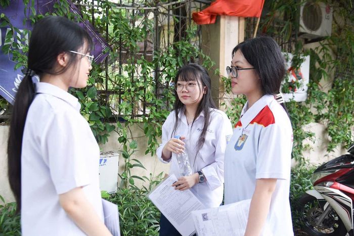 Hơn 1,2 triệu thí sinh trên toàn quốc đã hoàn thành bài thi môn Ngữ văn - môn thi đầu tiên của kỳ thi tốt nghiệp THPT năm 2026. Ảnh: Xuân Quý