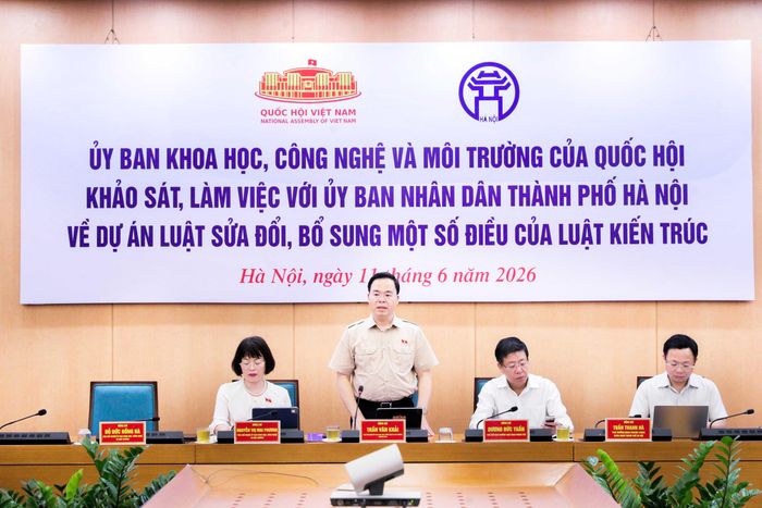 Phó Chủ nhiệm Ủy ban Khoa học, Công nghệ và Môi trường Trần Văn Khải phát biểu tại cuộc làm việc