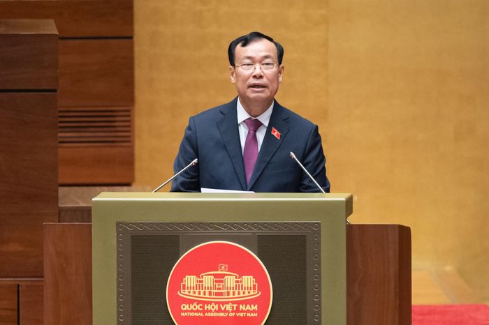 Chủ nhiệm Ủy ban Quốc phòng, An ninh và Đối ngoại, Thượng tướng Lê Tấn Tới trình bày tham luận. Ảnh: Phạm Thắng