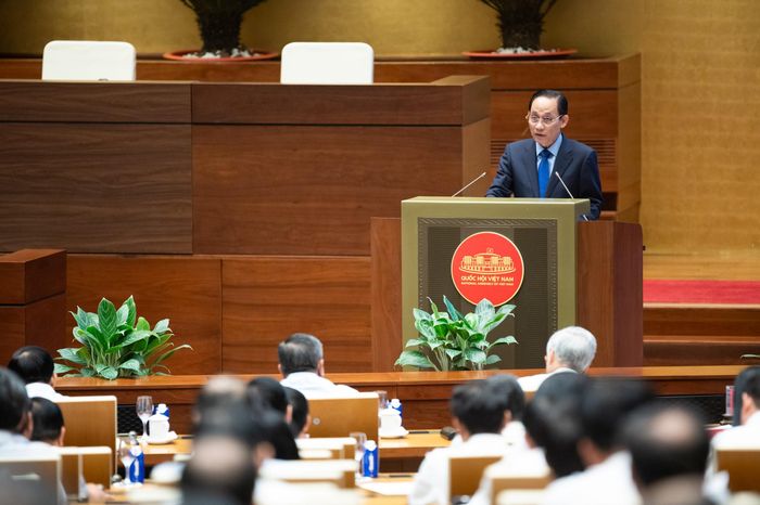 Bí thư Đảng ủy, Bộ trưởng Bộ Ngoại giao Lê Hoài Trung trình bày tham luận. Ảnh: Phạm Thắng
