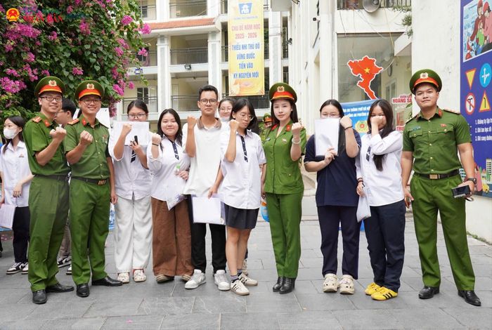Chung một mục tiêu "đồng hành cùng thí sinh trên hành trình chinh phục ước mơ"