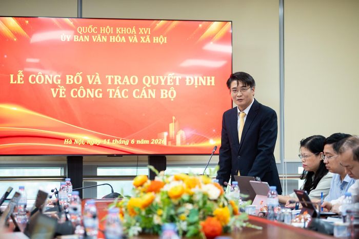 Tân Phó Vụ trưởng Vụ Văn hóa và Xã hội Hoàng Văn Lợi phát biểu nhận nhiệm vụ
