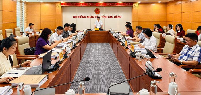 Quang cảnh buổi làm việc