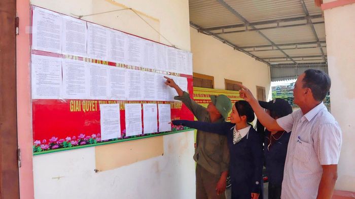 Đến nay nhiều địa phương ở Hà Tĩnh đã hoàn thành niêm yết phương án sắp xếp thôn tại nhà văn hóa