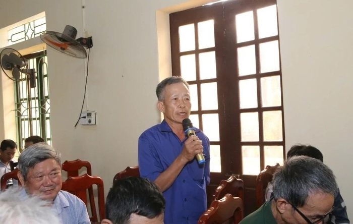 Cử tri tham gia phát biểu ý kiến. Ảnh: Tâm Phương