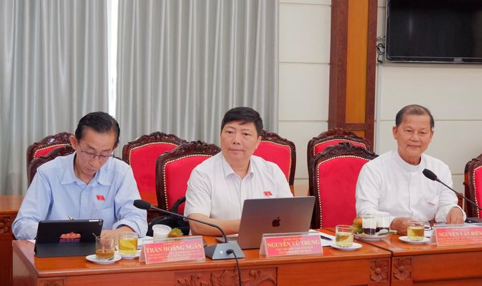 Các ĐBQH TP. Hồ Chí Minh tham dự hội nghị. Ảnh: Hoa Lê
