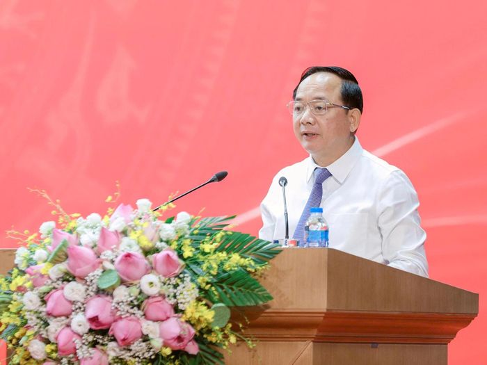Đồng chí Trịnh Văn Quyết, Ủy viên Bộ Chính trị, Bí thư Trung ương Đảng, Trưởng ban Tuyên giáo và Dân vận Trung phát biểu tại hội nghị.