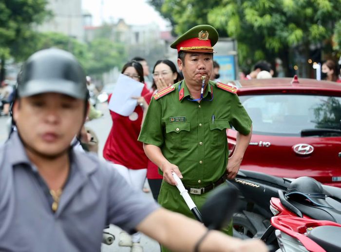 Trật tự an toàn giao thông được đảm bảo trước, trong và sau mỗi buổi thi.