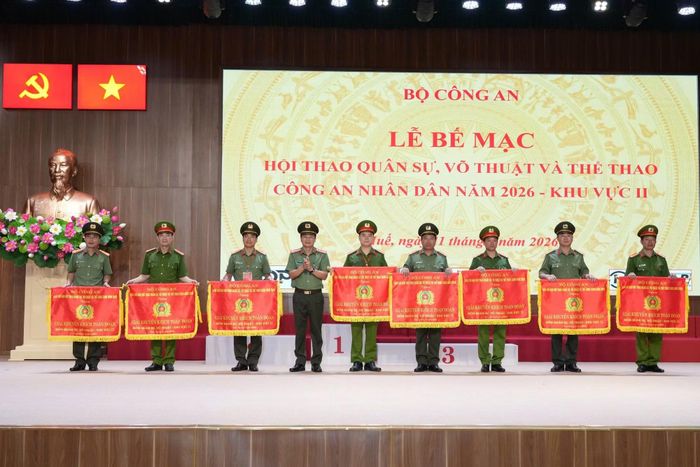 Lễ trao giải các đội đoạt giải Khuyến khích.
