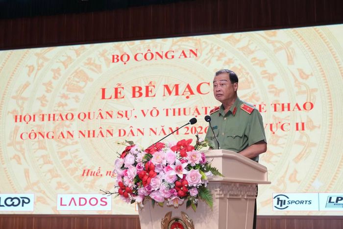 Thiếu tướng Lê Hồng Hiệp phát biểu bế mạc hội thao.