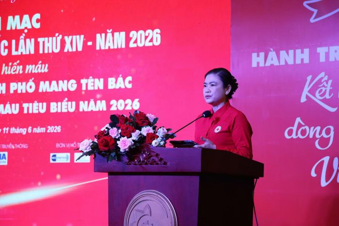 Bà Đỗ Thị Thu Thảo, Chủ tịch Hội Chữ thập đỏ Việt Nam, phát biểu ý kiến,