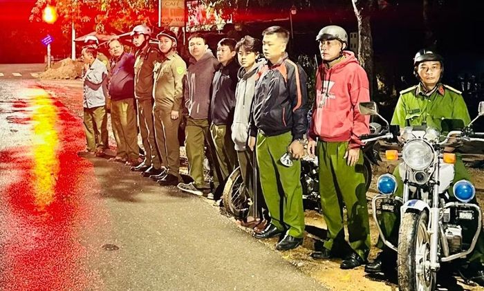 Các tổ công tác thuộc Công an các phường, xã xuyên đêm tuần tra đảm bảo an ninh trật tự trên địa bàn tỉnh.