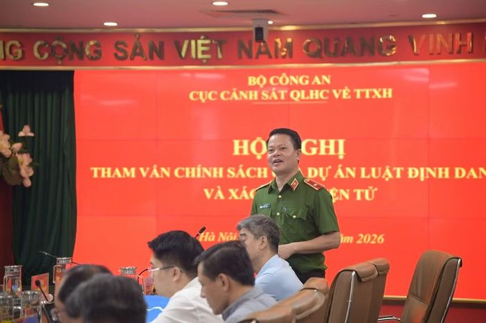 Thiếu tướng Vũ Văn Tấn, Cục trưởng Cục Cảnh sát quản lý hành chính về trật tự xã hội, Bộ Công an phát biểu tại hội nghị.