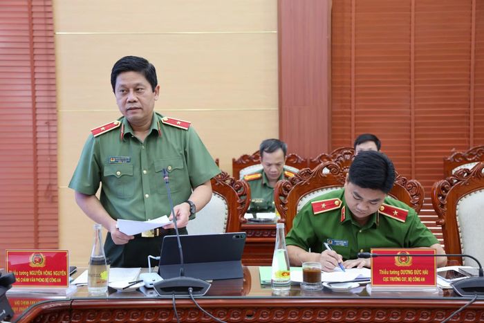 Thiếu tướng Nguyễn Hồng Nguyên, Phó Chánh Văn phòng Bộ Công an phát biểu tại buổi làm việc