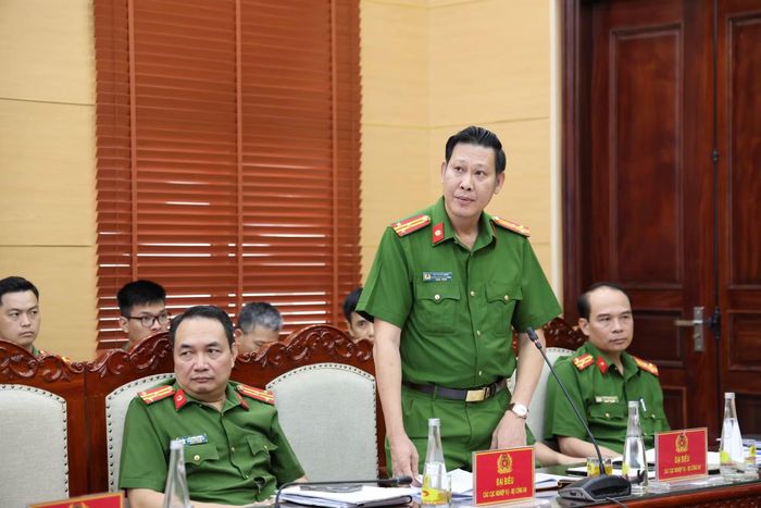 Đại diện các đơn vị Công an tỉnh Phú Thọ phát biểu tại buổi làm việc.