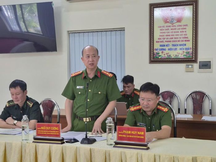 Đại tá Ngô Duy Cương, Trưởng phòng CSĐT tội phạm về tham nhũng, kinh tế, buôn lậu và môi trường, Công an TP Hải Phòng trả lời báo chí tại buổi họp báo.