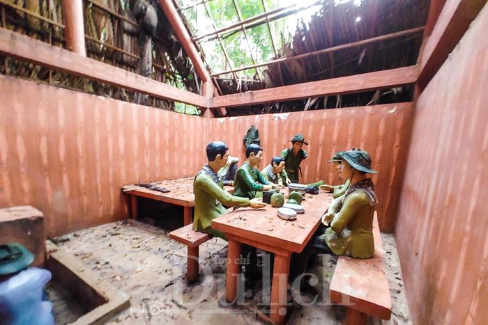 Rừng nhiều tầng, dây leo chằng chịt, địa hình phức tạp đã tạo nơi ẩn náu an toàn cho lực lượng an ninh, các đơn vị chủ lực và cán bộ cách mạng đến ngày thống nhất.