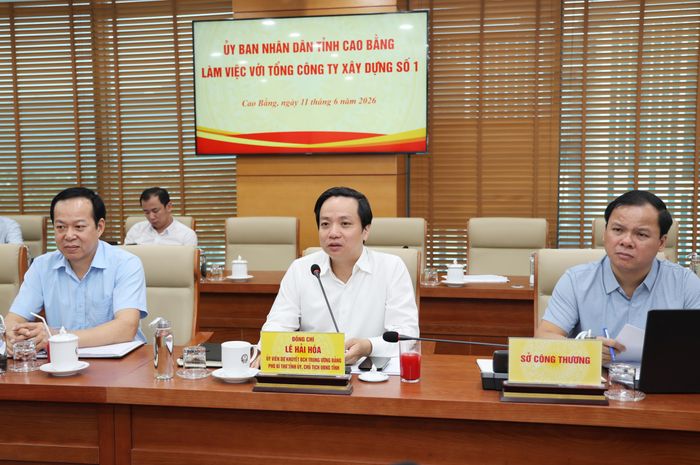 Chủ tịch UBND tỉnh Lê Hải Hòa phát biểu kết luận tại buổi làm việc.