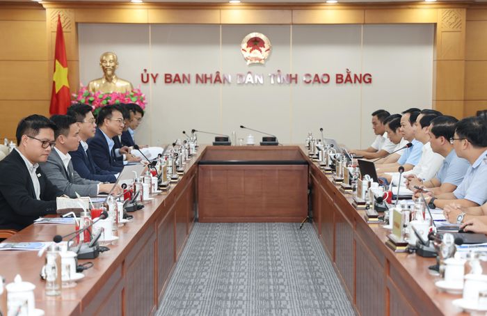 Toàn cảnh buổi làm việc.