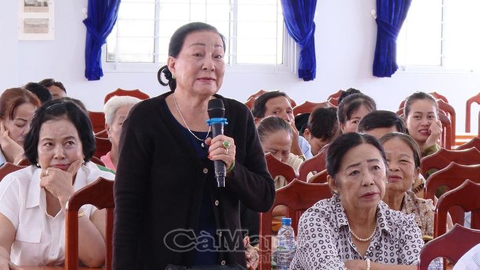 Bà Hồ Thị Sứ, Khóm 22, phường Giá Rai kiến nghị về việc xây dựng, sửa chữa nhà tình nghĩa cho gia đình chính sách, người có công.