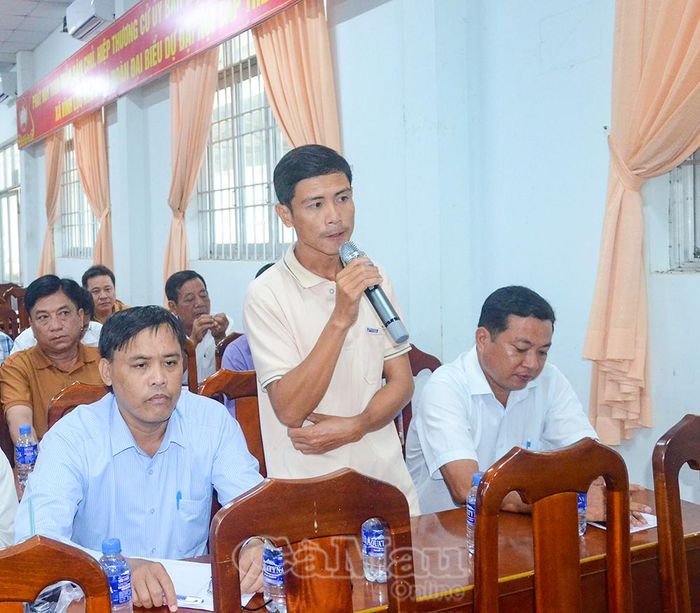 Cử tri Hồ Văn Son, ấp Cầu Đỏ, kiến nghị quan tâm đầu tư hệ thống điện và bổ sung trang thiết bị cho cơ sở y tế tuyến xã.