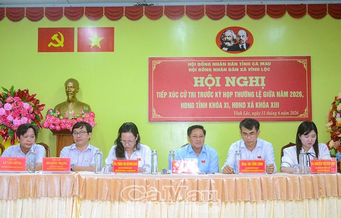Tổ đại biểu HĐND tỉnh tiếp xúc cử tri tại xã Vĩnh Lộc.