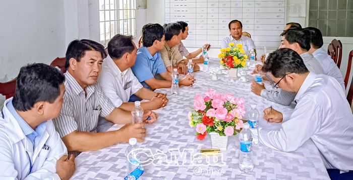 Phó Chủ tịch UBND tỉnh Nguyễn Minh Luân yêu cầu, nâng cao chất lượng chăm sóc sức khỏe Nhân dân và điều kiện dạy, học trên địa bàn.