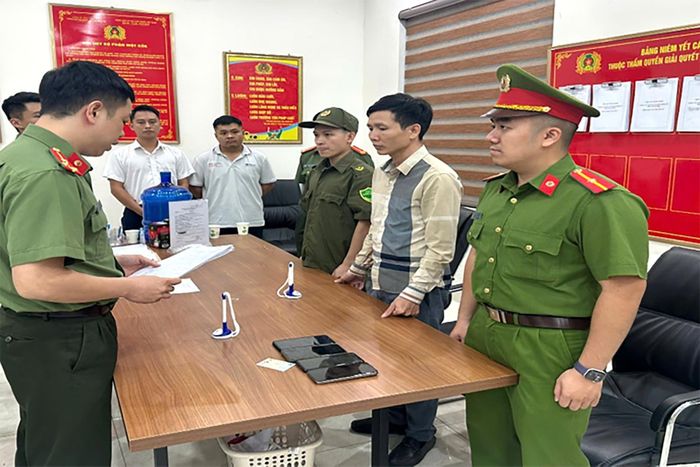  Công an tỉnh Lạng Sơn phát hiện dấu hiệu vi phạm trong việc xét duyệt hồ sơ miễn, giảm phí sử dụng đường bộ tại Trạm thu phí Km93+160, Quốc lộ 1. Ảnh: Công an Lạng Sơn