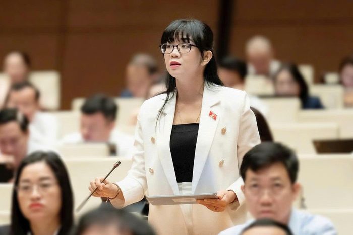 Đại biểu Quốc hội Trịnh Thị Tú Anh (Đoàn đại biểu Quốc hội tỉnh Lâm Đồng)