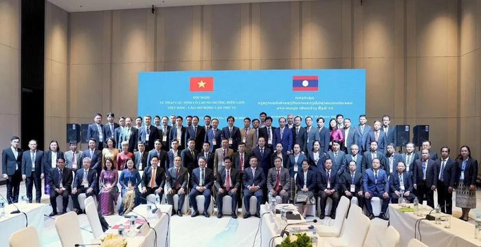 Các đại biểu tham dự Hội nghị Tư pháp các tỉnh có chung đường biên giới Việt Nam – Lào mở rộng lần thứ 6 diễn ra tại tại thủ đô Vientiane, Lào. Ảnh: BTP