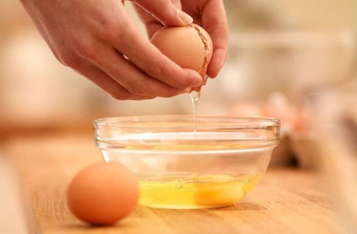 Lòng trắng trứng gà giúp da căng mịn. Ảnh minh họa