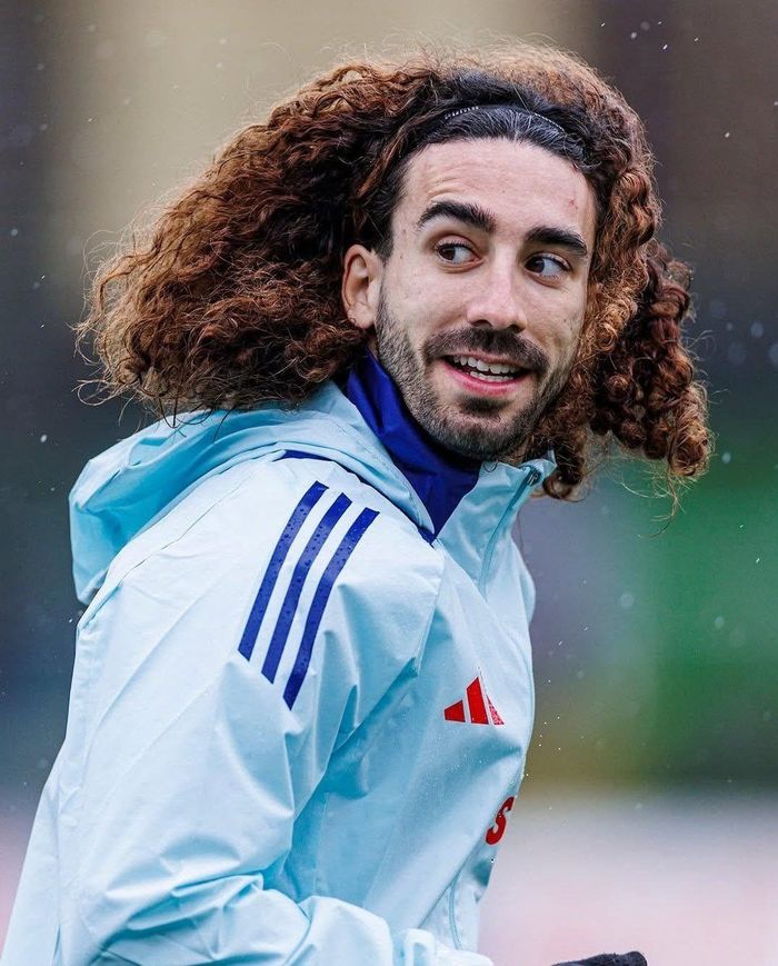 Atlético Madrid dẫn đầu cuộc đua giành chữ ký của Cucurella